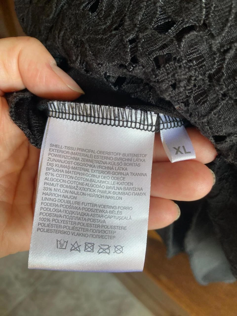 Vestido de encaje negro, cuello con pedrería. Clockhouse. Talla XL – photo 17